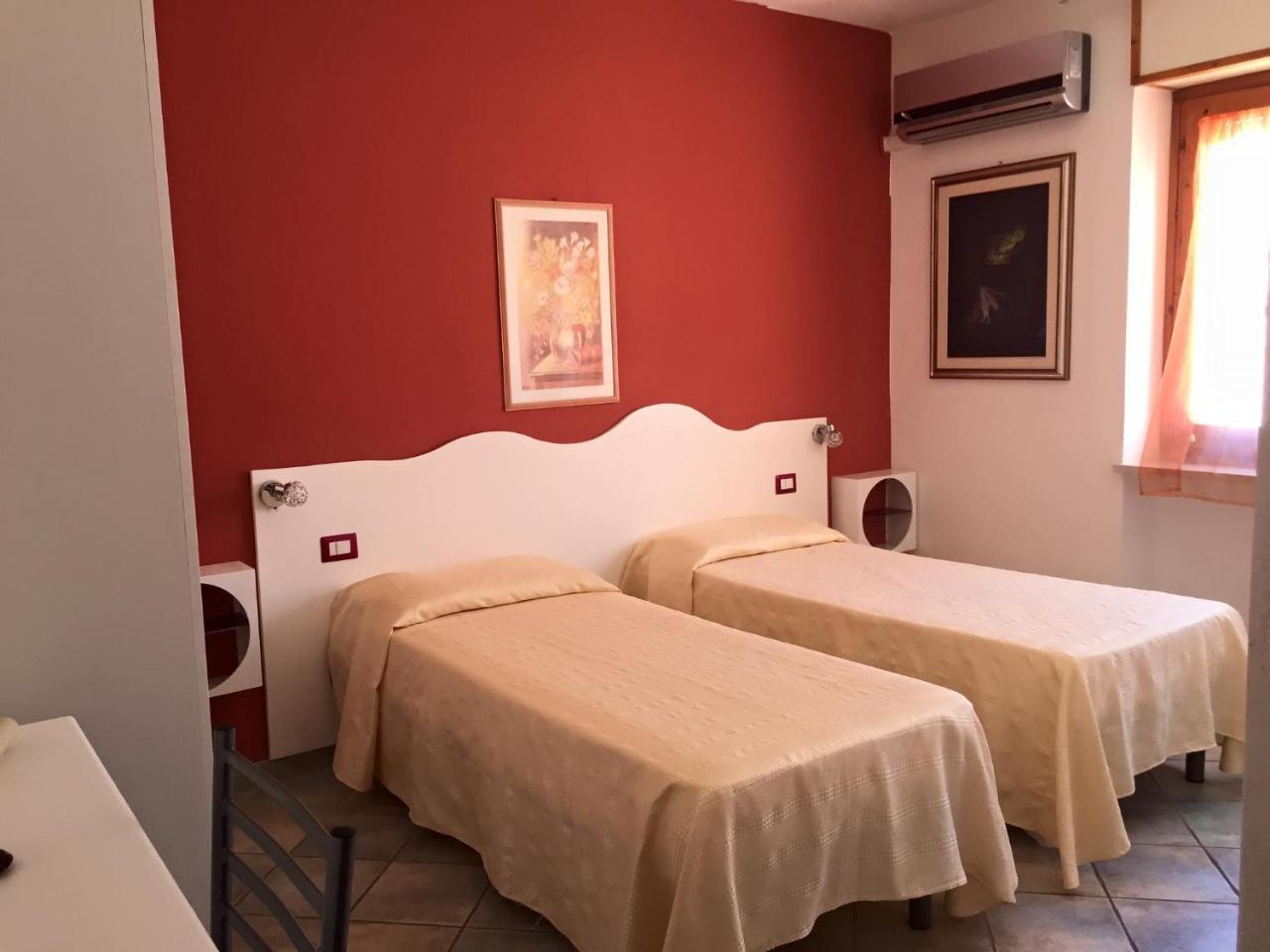 Hotel Sandalion Santa Teresa Gallura Extérieur photo